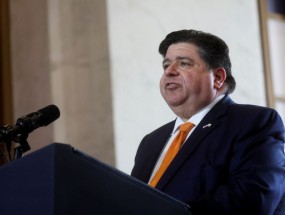 州长JB·普利兹克(JB Pritzker)的芝加哥枪支暴力政策和第三个任期可能取决于民主党全国委员会的结果